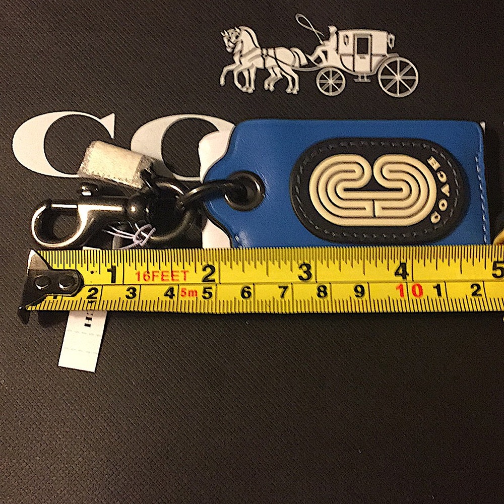 (UNISEX) COACH - BOTTLE OPENER KEY FOB (NWT) - Picture 9 of 11